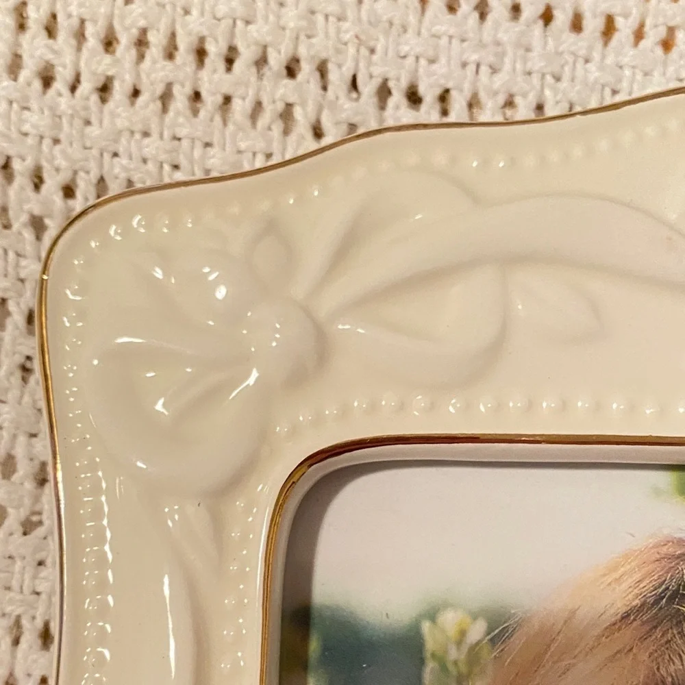 Elegant Cream Photo Frame